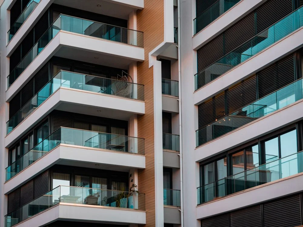 Edificio de referencia para Residencial Mediterráneo